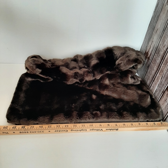 NEWPORT Faux Fur Mink Pillow Cover - Picture 8 of 16